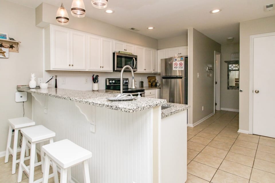 Kitchen with Eat-In Seating