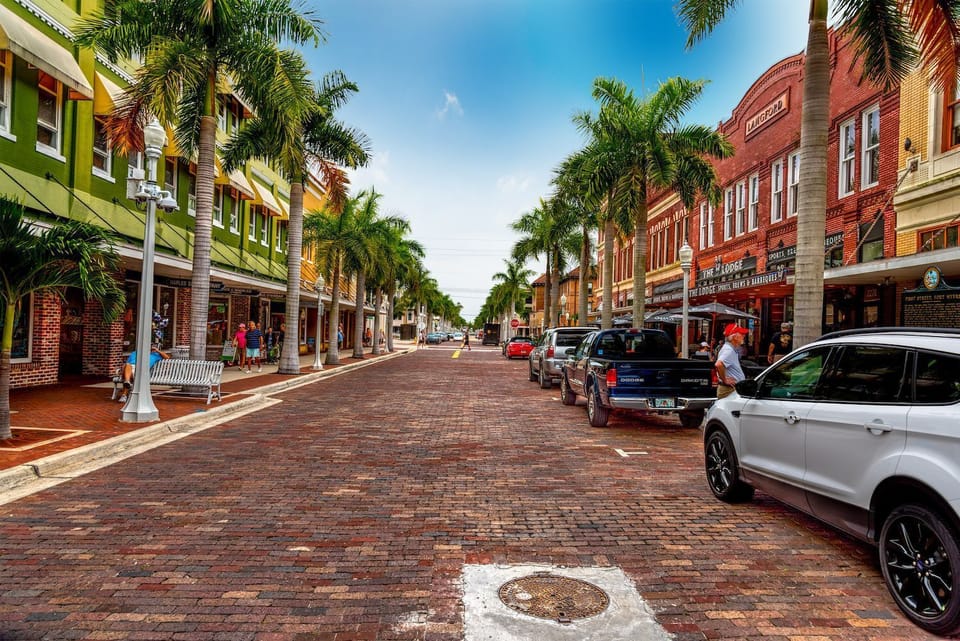 CIN5001 - The River District in Historic Downtown Fort Myers offers many restaurants. shopping and galleries