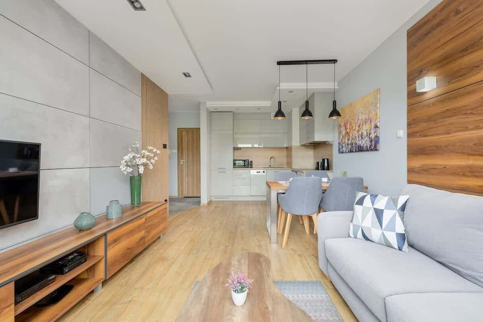 Stylish living room with coffe table. 
