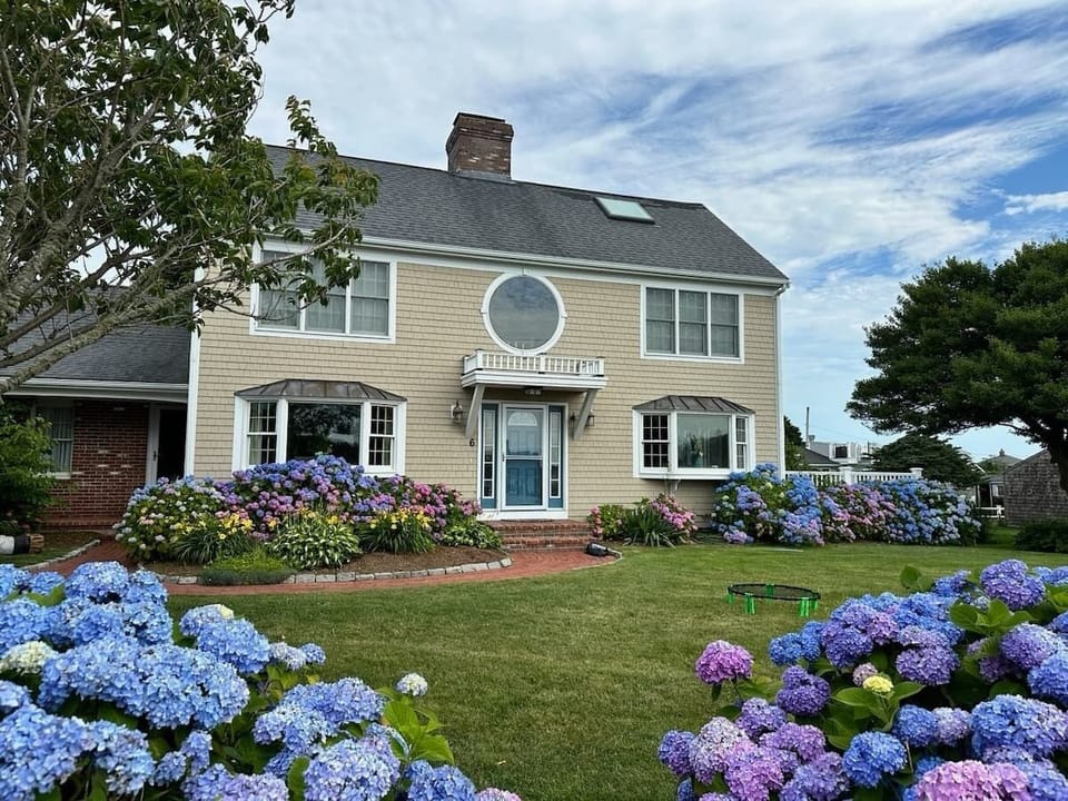 House, 5 Bedrooms | Exterior