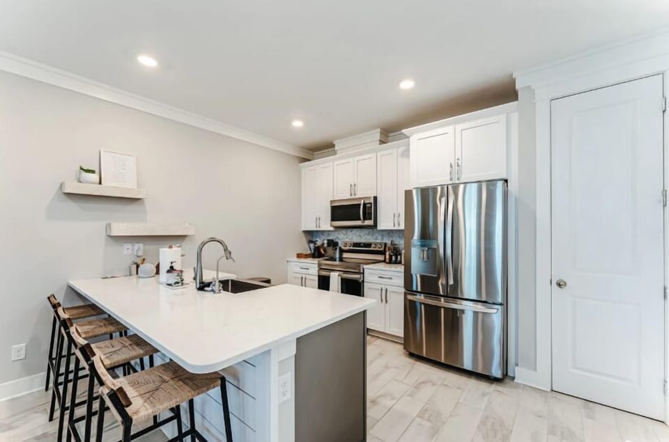 House, 5 Bedrooms | Private kitchen | Coffee/tea maker, fridge, oven, electric kettle