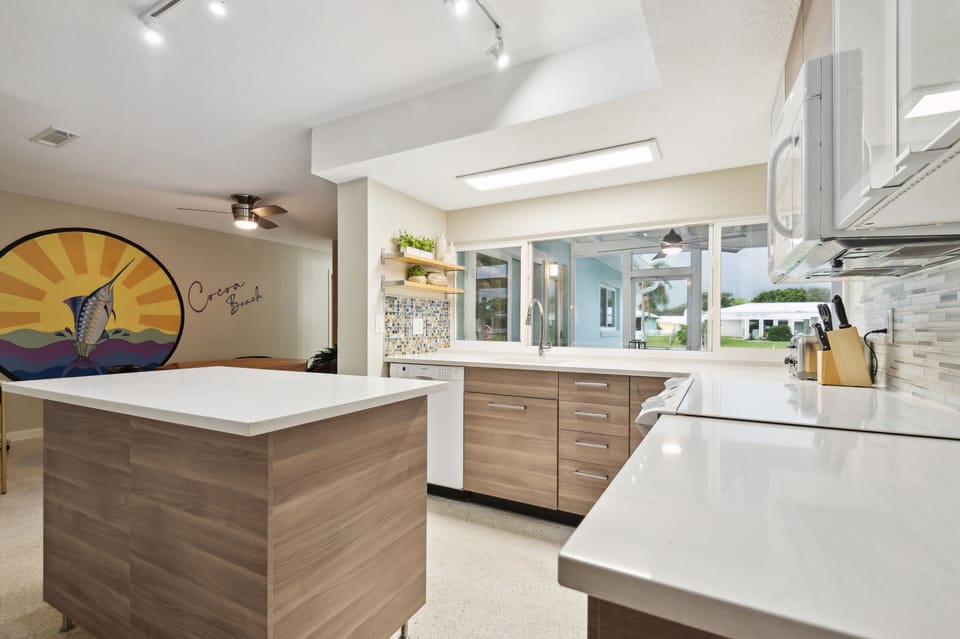 House, 4 Bedrooms | Private kitchen | Coffee/tea maker, fridge, oven, toaster