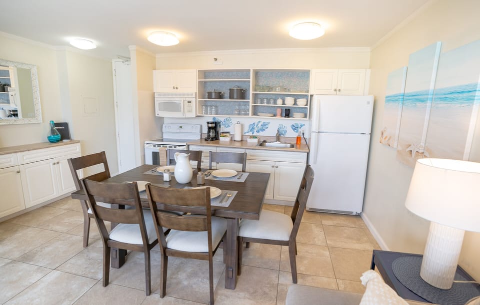Condo, 1 Bedroom | Private kitchen | Coffee/tea maker, fridge, oven, toaster