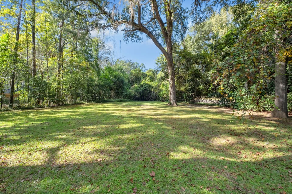 House, 4 Bedrooms | Property grounds