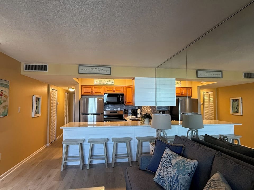 Kitchen Bar Area