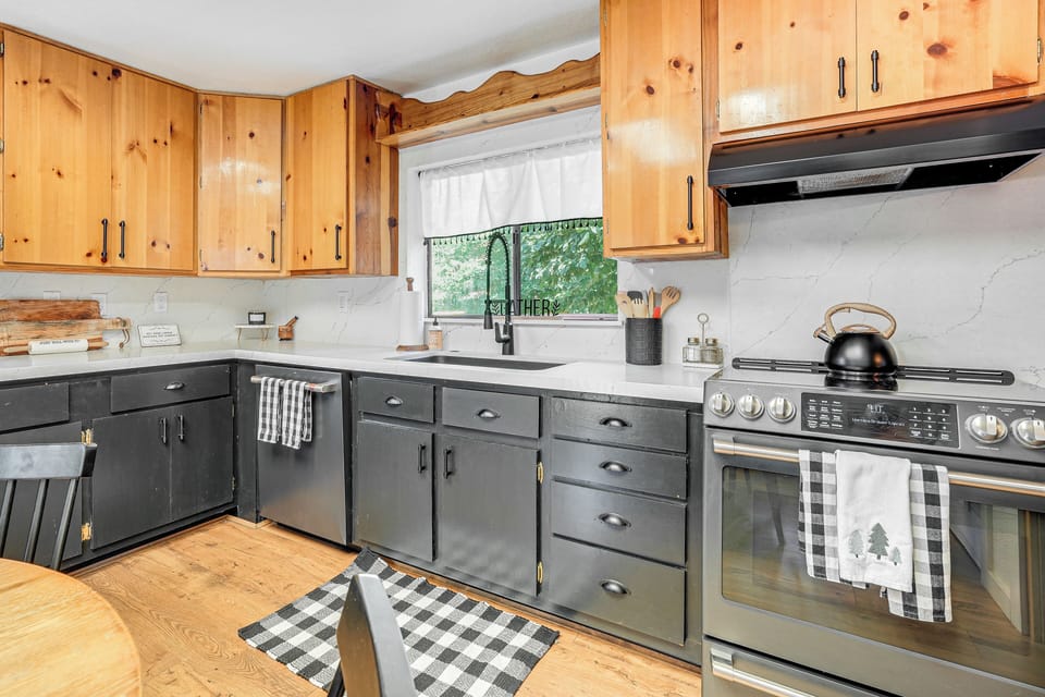 Kitchen | Cooking Basics | Coffee Maker | Washer/Dryer | 1st Floor