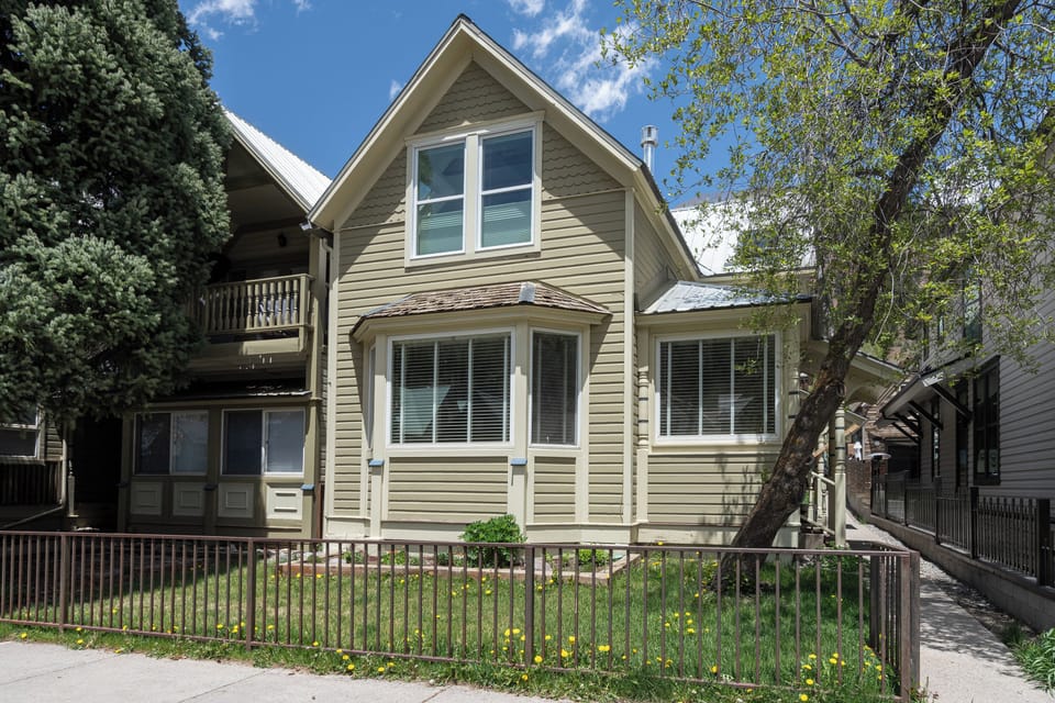 7.0-columbine-a-telluride-exterior1