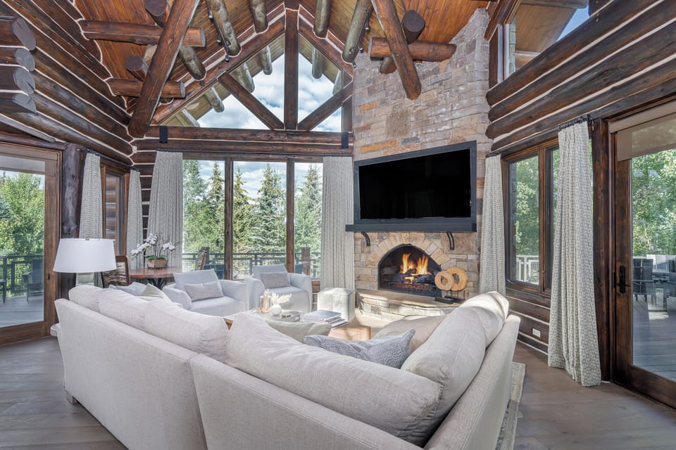 1.2-slopeside-chateau-telluride-living-room1