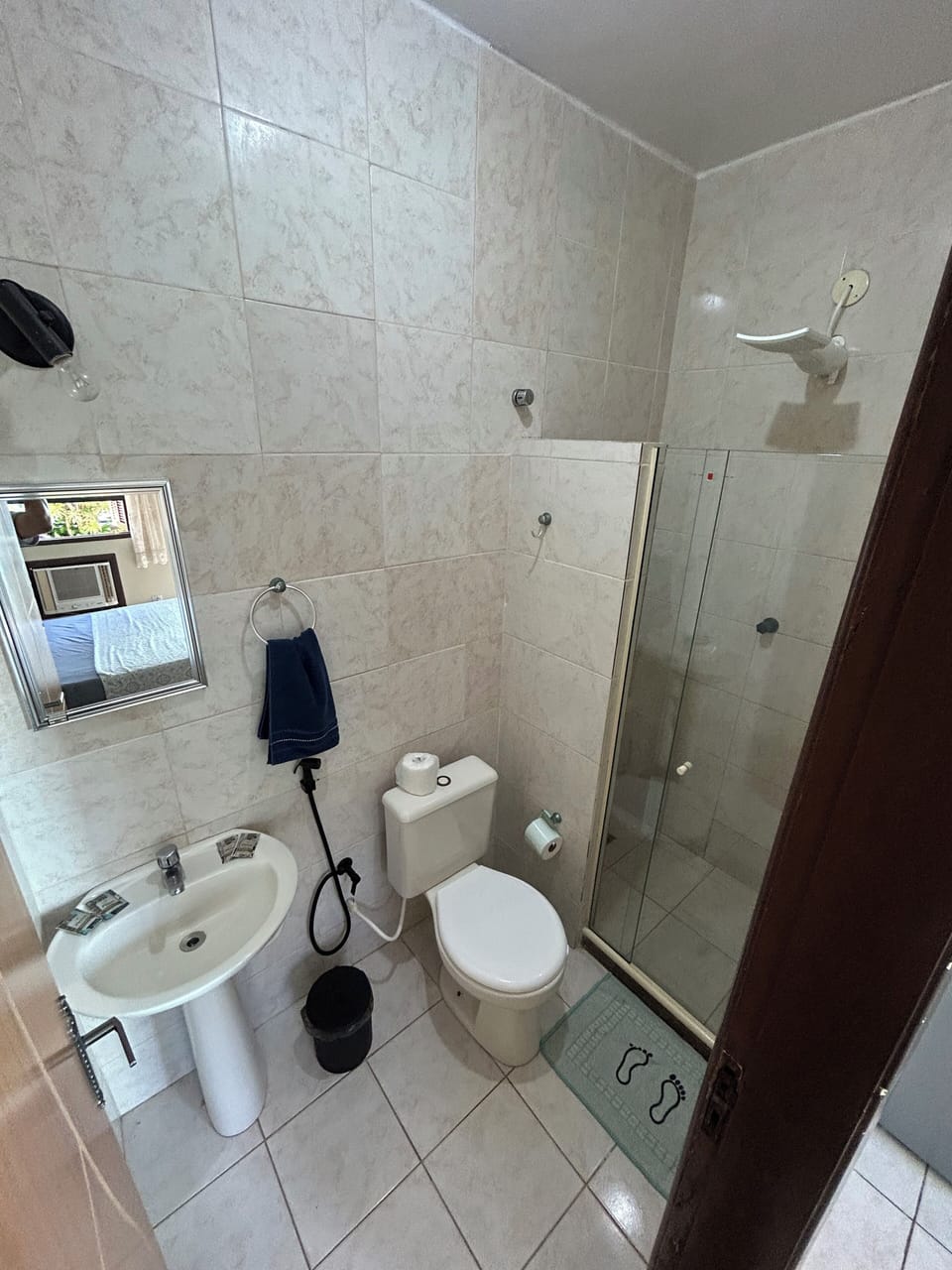 Economy Double Room | Bathroom | Shower, towels, soap, shampoo