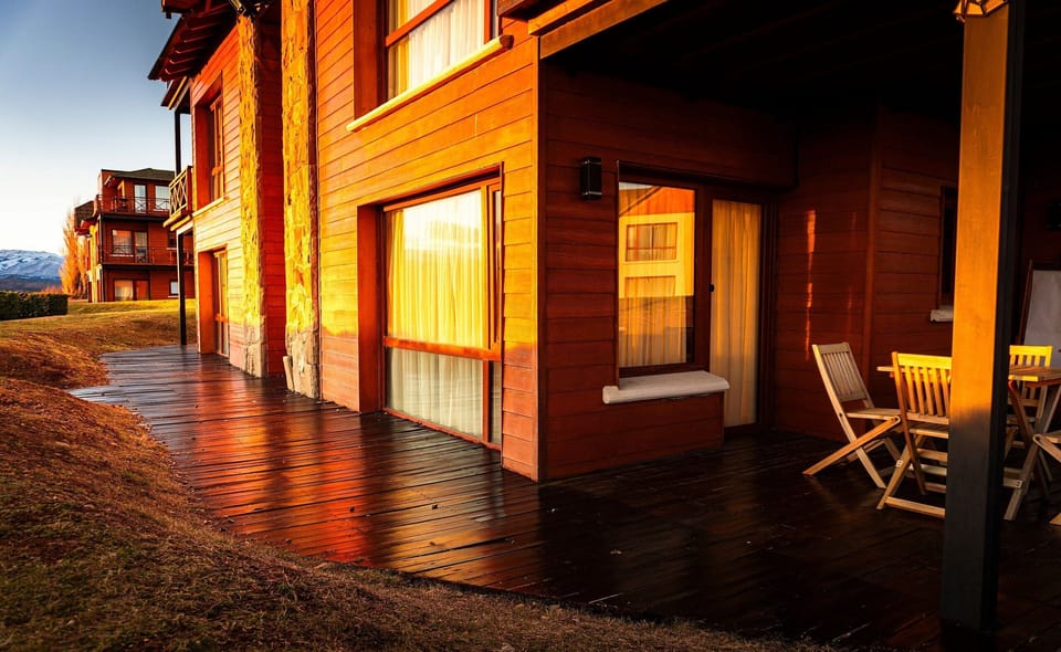Mountain view,Balcony / Terrace,Garden view,Lake view
