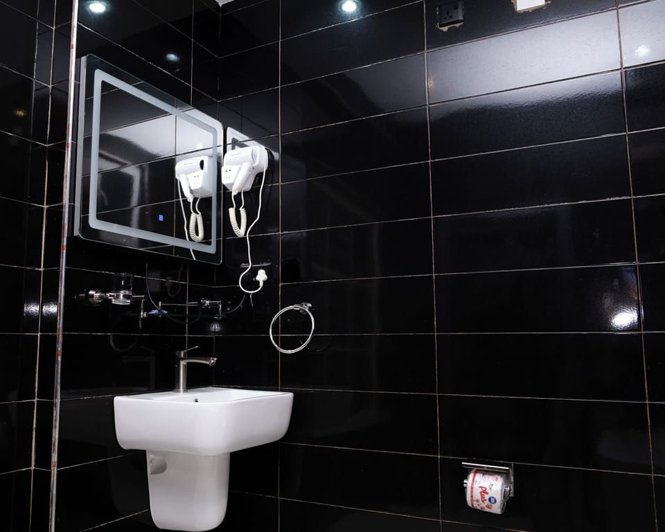 Free toiletries, towels, soap, toilet paper
