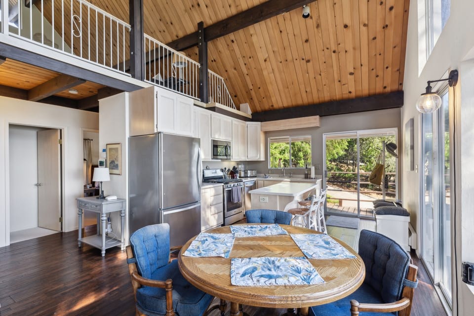 Indoors, Hardwood, Desk, Furniture, Table