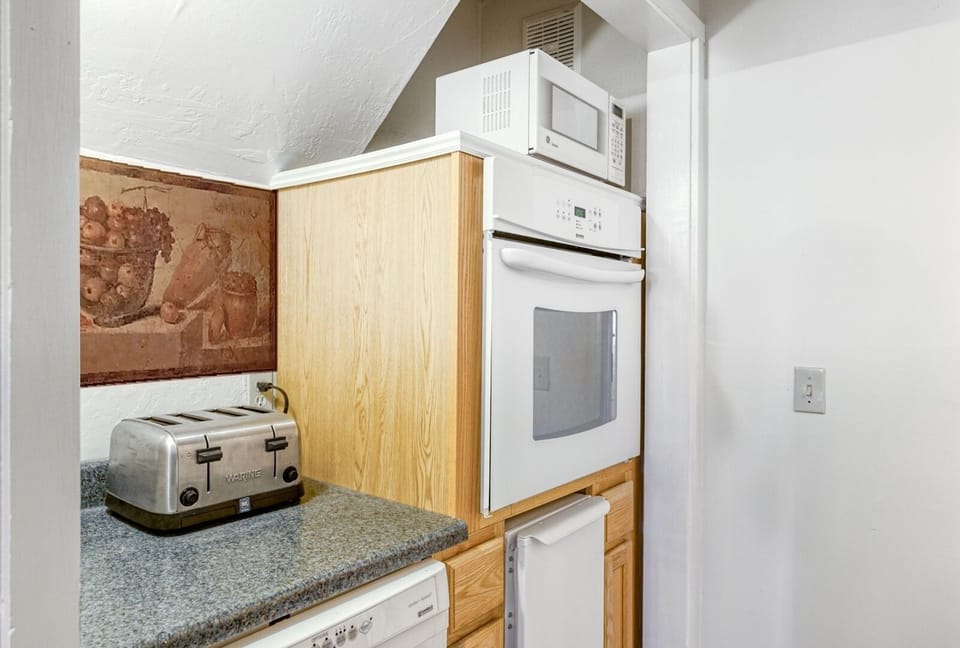 Indoors, Microwave, Oven, Kitchen, Floor