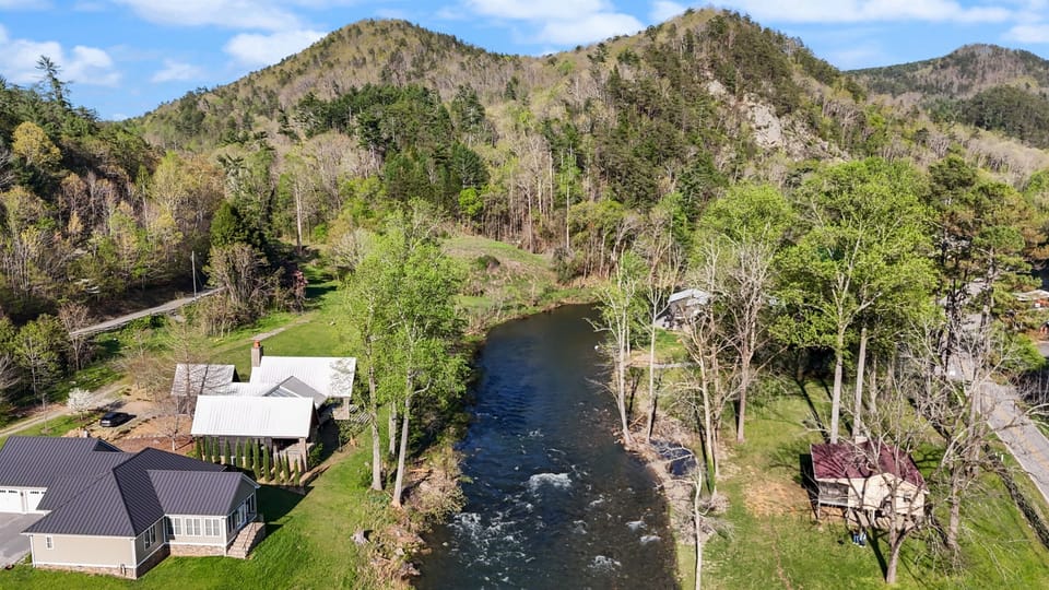 Welcome to Tellico Plains