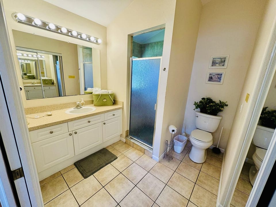 4/3 Vacation Home With Private Pool Located at Formosa Gardens!! House in Osceola County