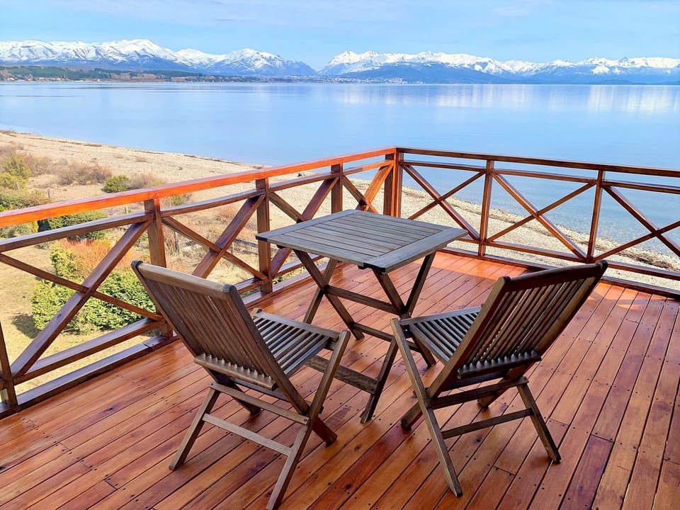Mountain view,Balcony / Terrace,City view,Lake view