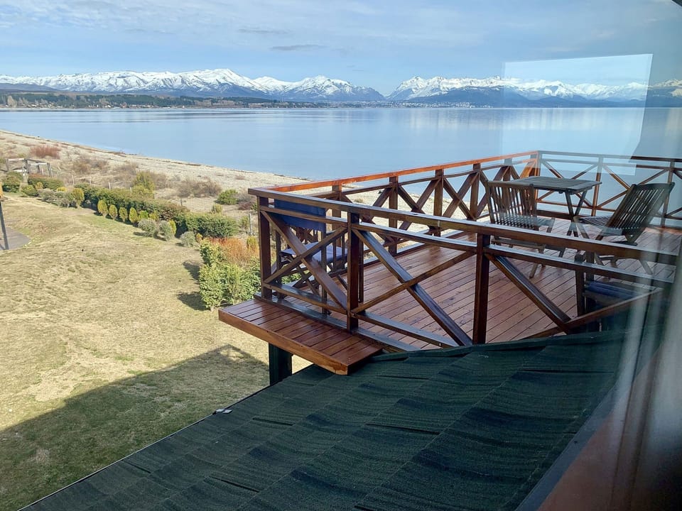 Mountain view,Balcony / Terrace,Lake view