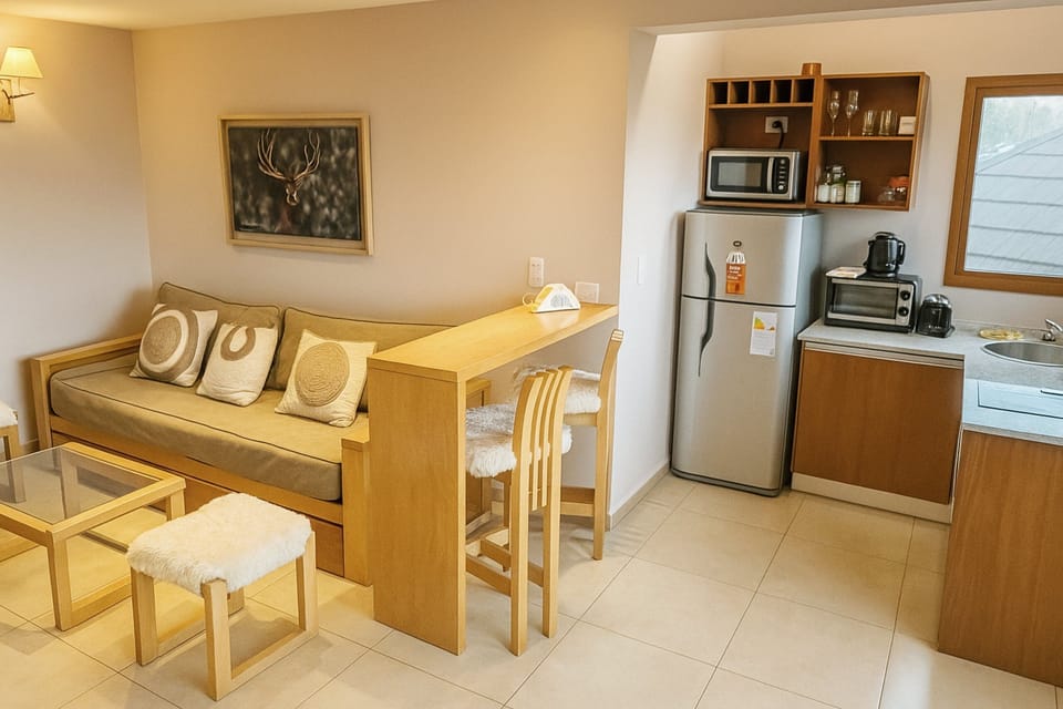 Kitchen or kitchenette,Dining area