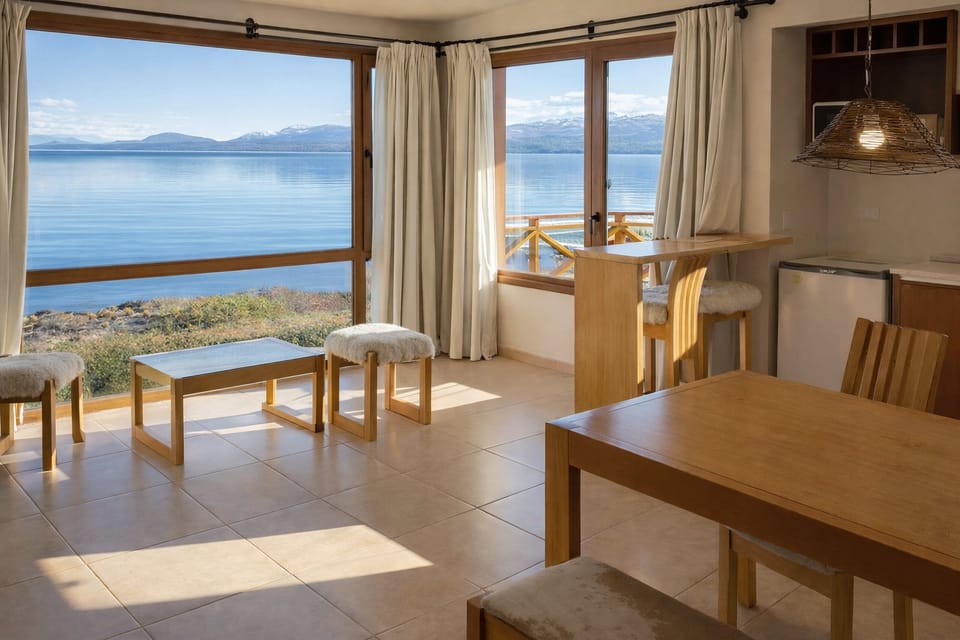 Dining area,Living Room,Lake view