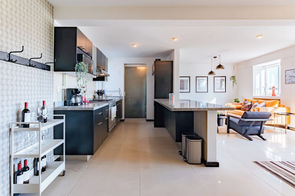 Comfort Apartment, 3 Bedrooms, City View | Private kitchen