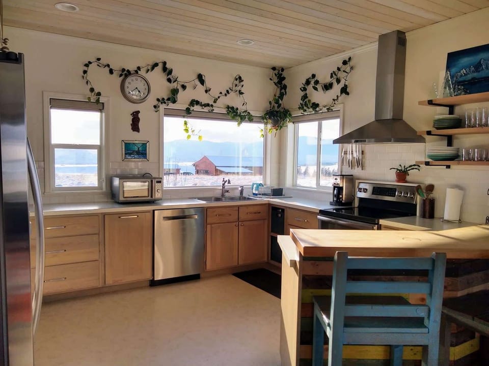 Unleash your culinary creativity in the fully equipped kitchen