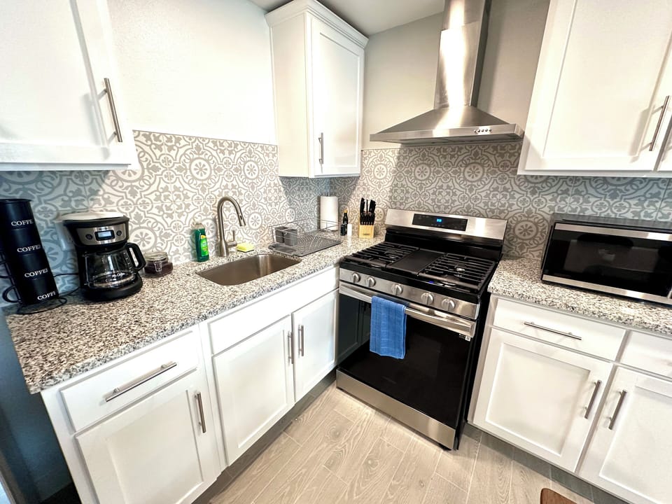 Full Kitchen