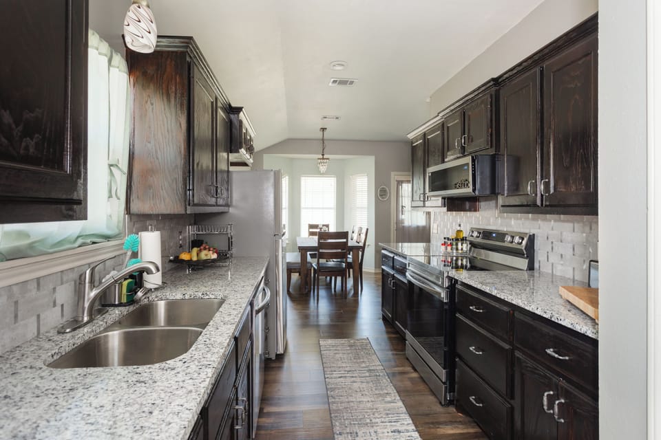 Full kitchen