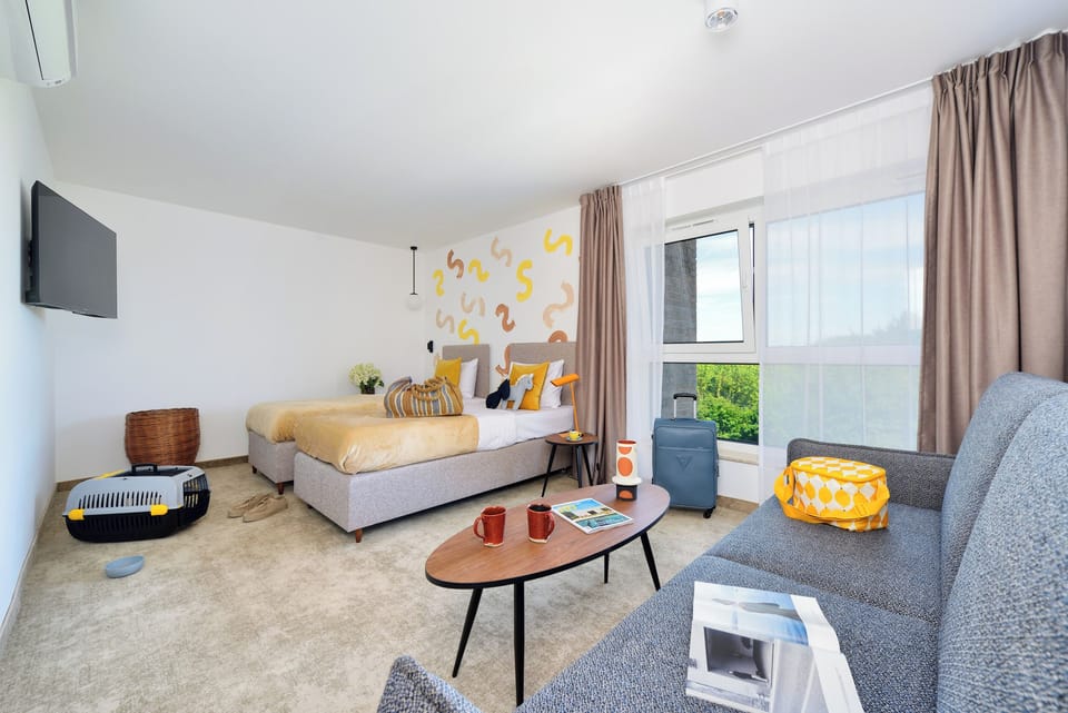 Standard Triple Room | Desk, WiFi (free)