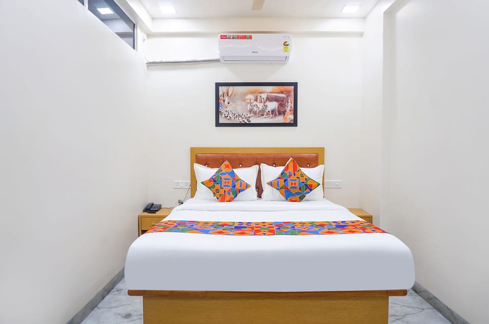 Egyptian cotton sheets, premium bedding, in-room safe, free WiFi