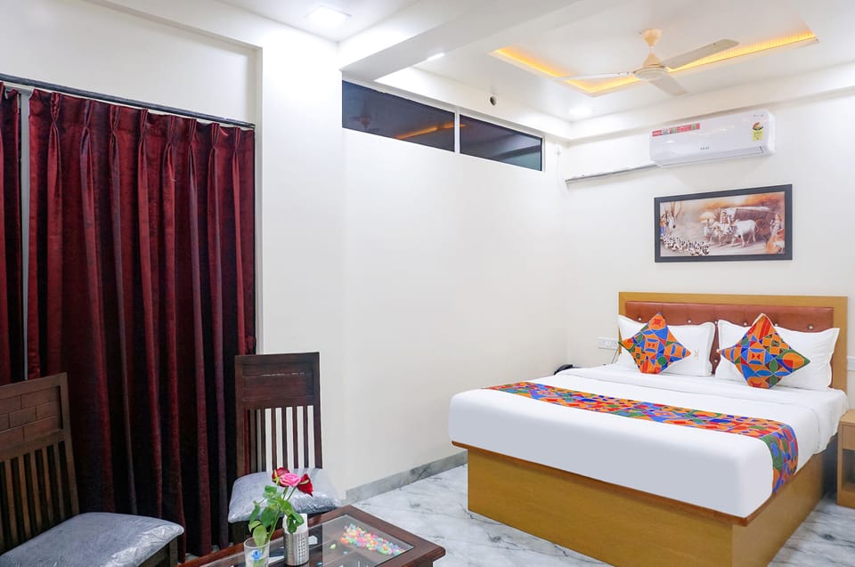 Egyptian cotton sheets, premium bedding, in-room safe, free WiFi