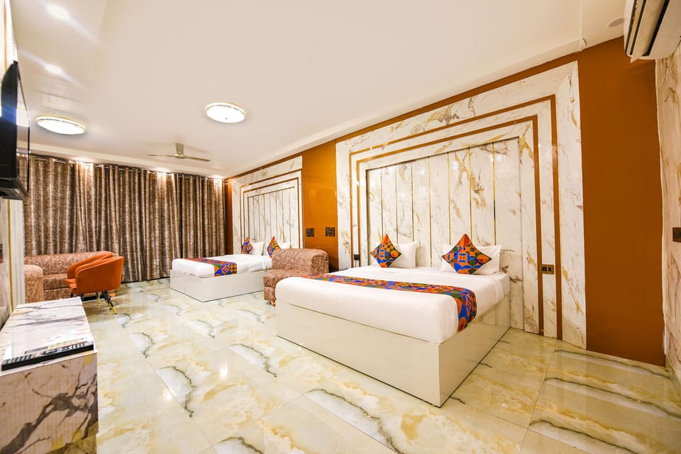 Family Room | Egyptian cotton sheets, premium bedding, in-room safe, free WiFi