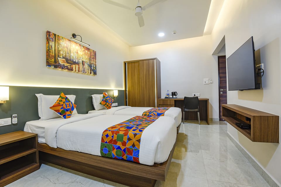 Egyptian cotton sheets, premium bedding, in-room safe, free WiFi