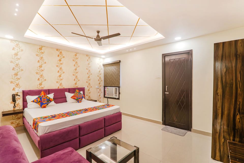 Egyptian cotton sheets, premium bedding, in-room safe, free WiFi