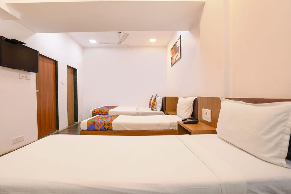 Egyptian cotton sheets, premium bedding, in-room safe, soundproofing