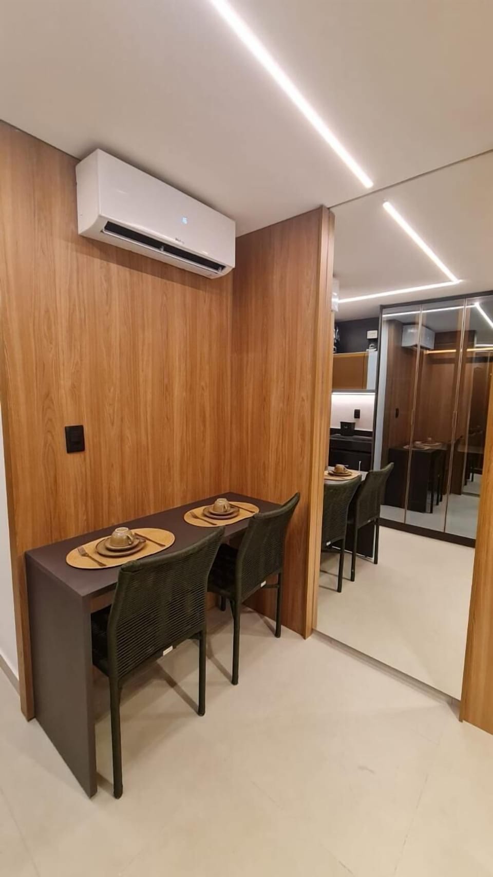 Premium Apartment, City View | In-room dining