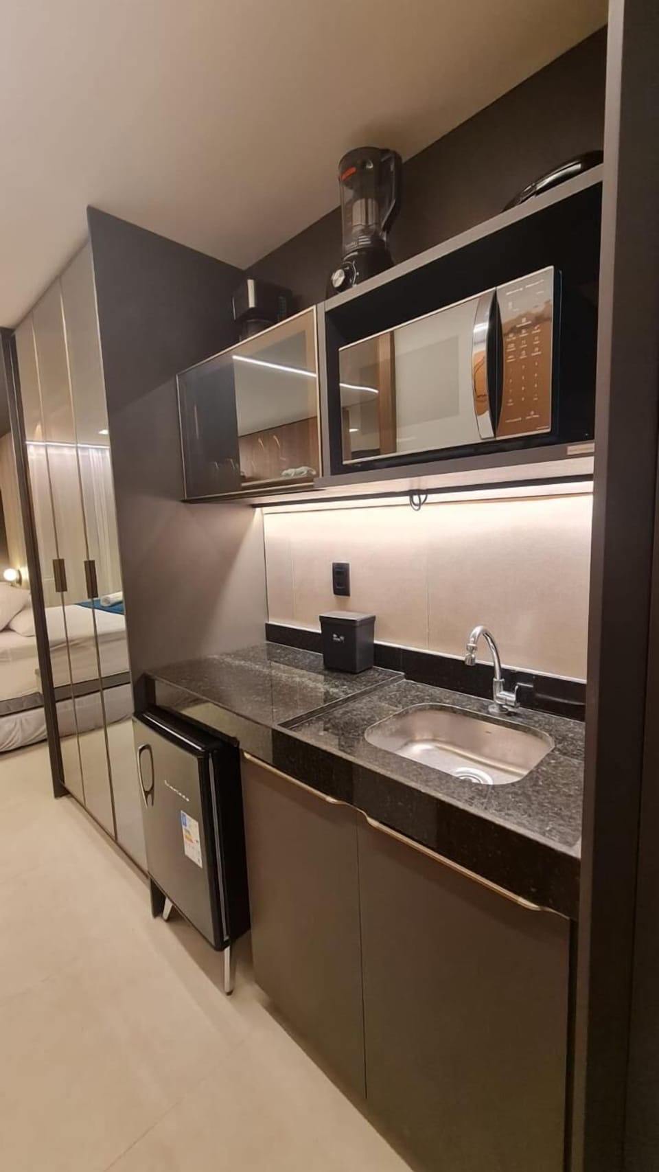Premium Apartment, City View | In-room dining