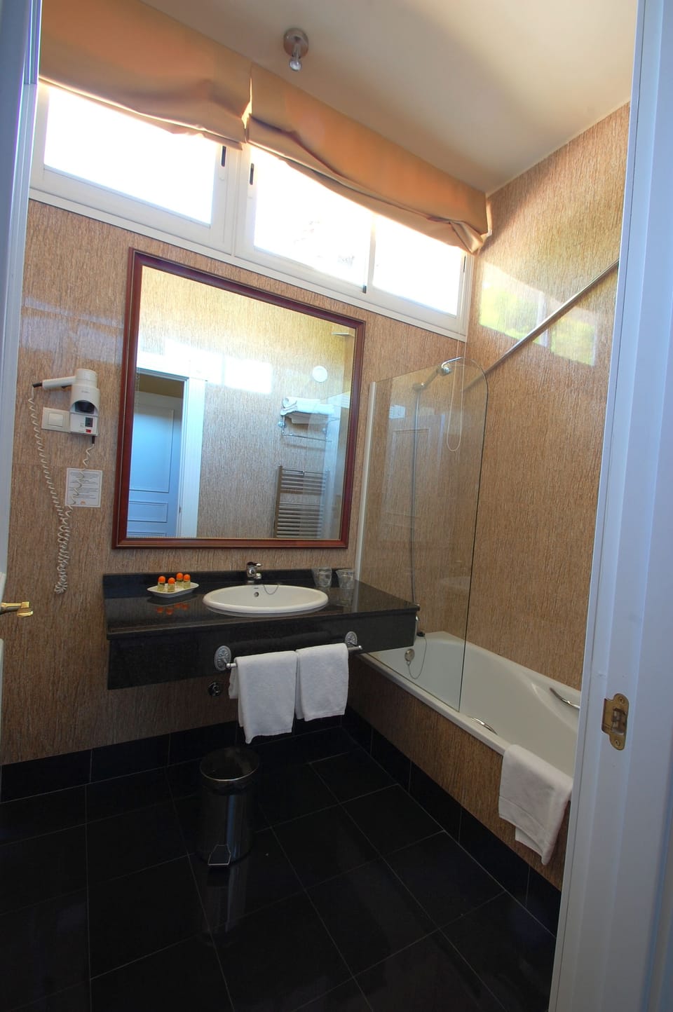 Economy Double Room (Attic) | Bathroom | Free toiletries, hair dryer, towels