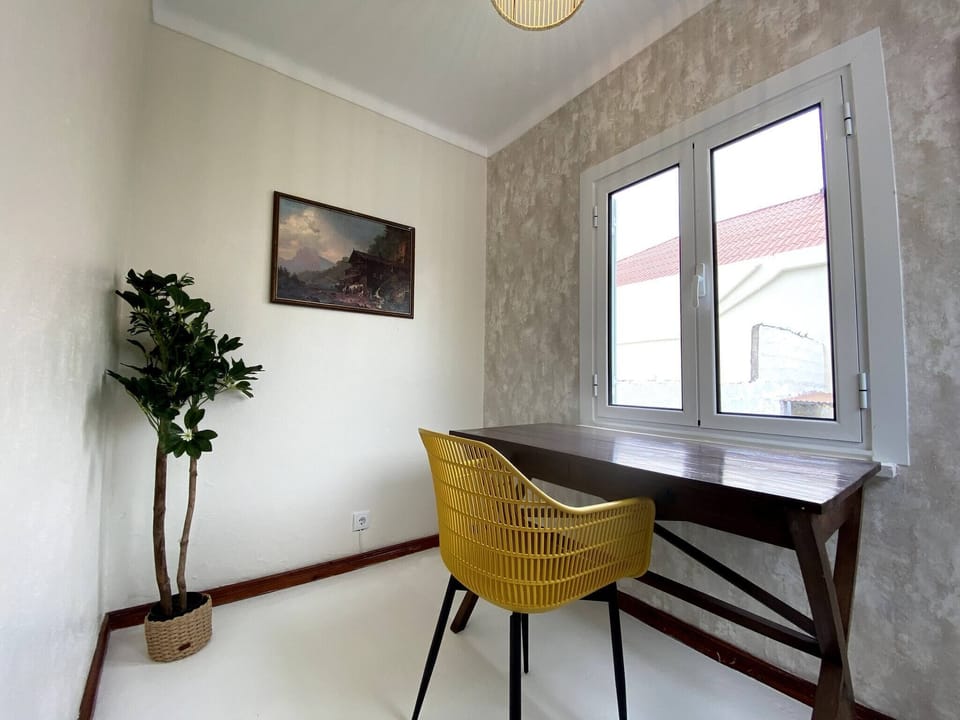 Apartment, 3 Bedrooms | Living area