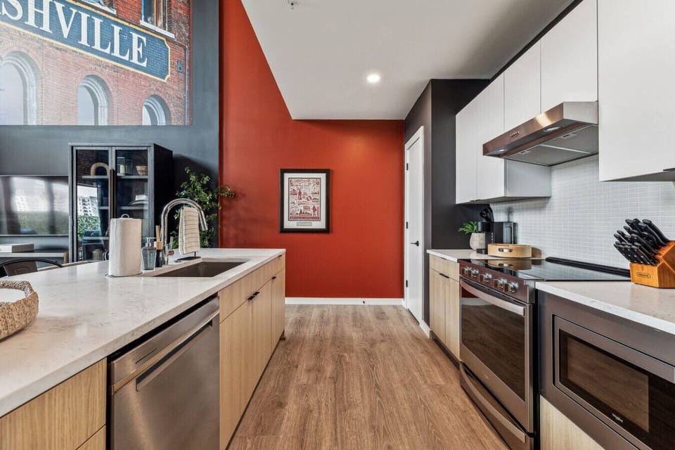 Fully equipped kitchen with 4 person seating, Keurig coffee maker with coffee provided, and everything you`d need to make a home cooked meal