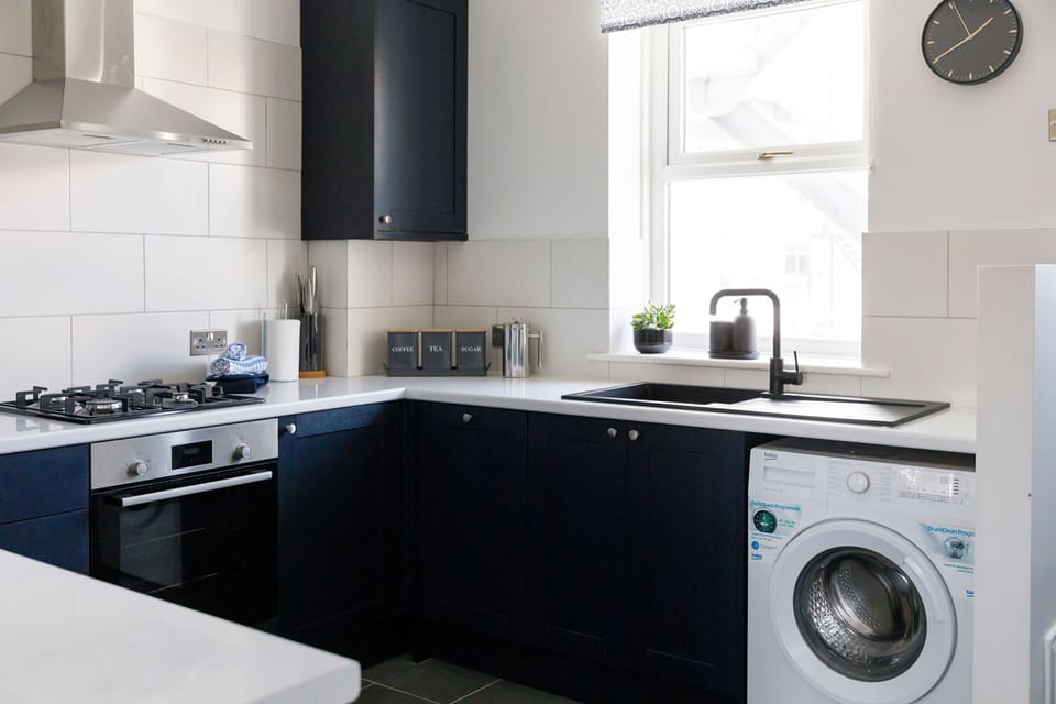 House | 2 bedrooms, iron/ironing board, Internet