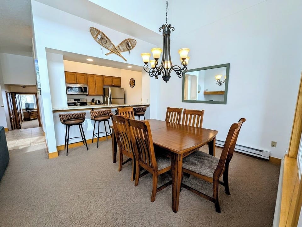 Dining area / Breakfast Bar