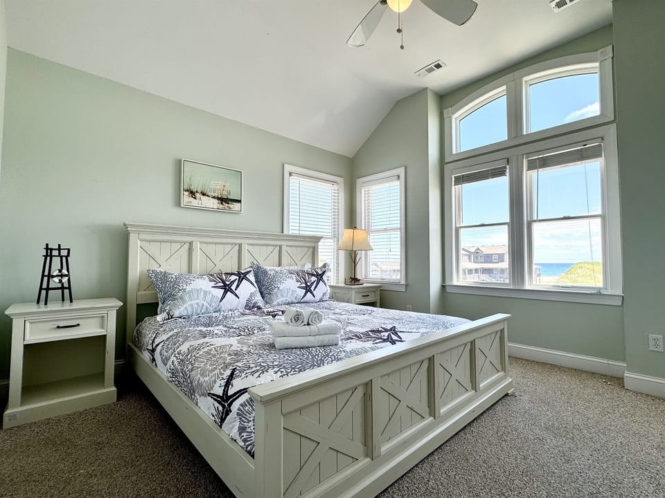 Master Bedroom - Ocean View King Bed, Ensuite Bathroom