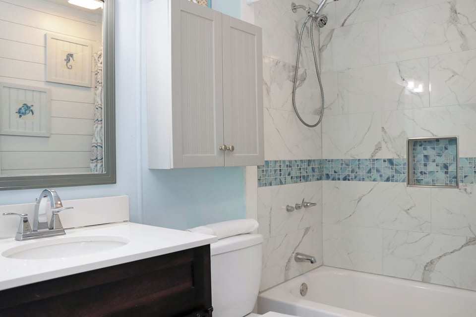 Full Bathroom