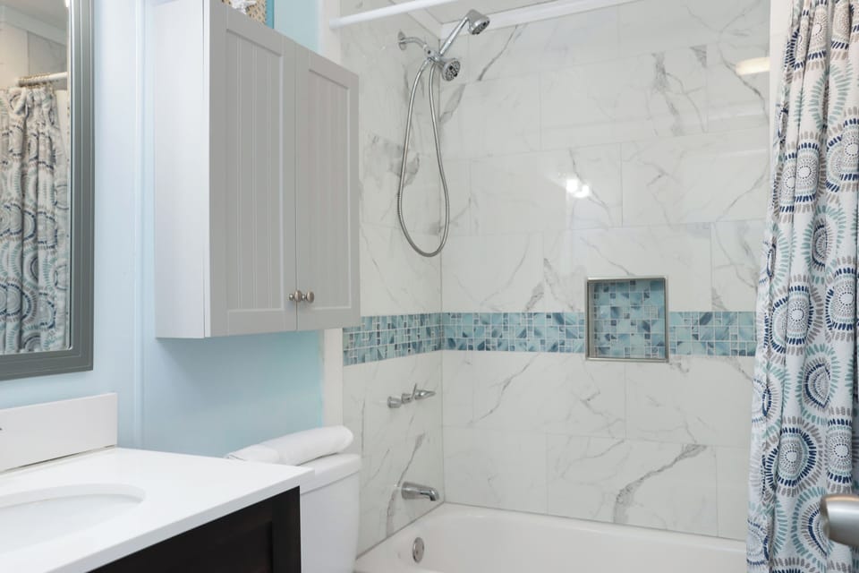 Full Bath Shower