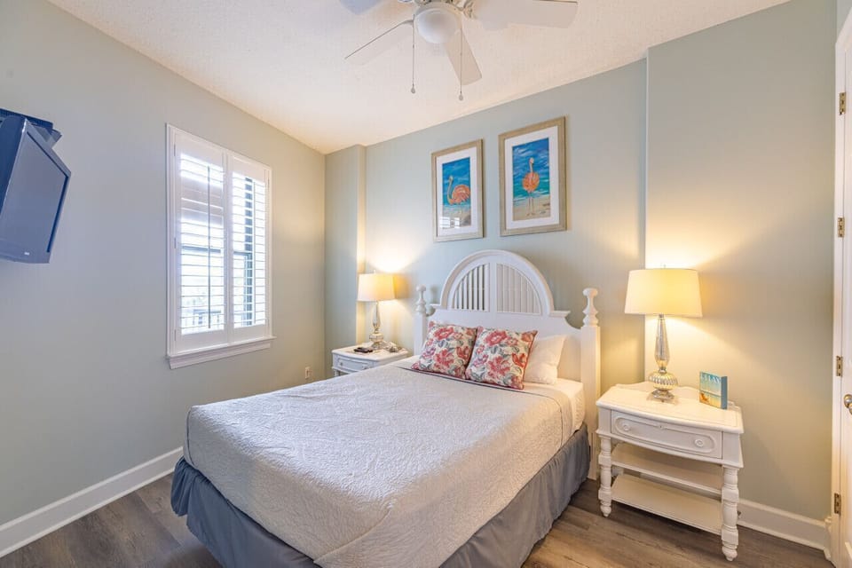 third bedroom with queen bed
