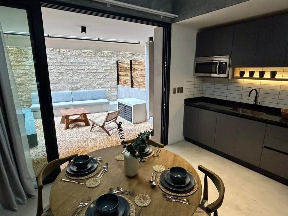 Comedor y patio
