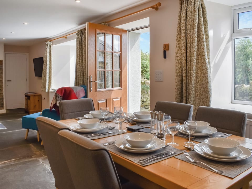 Dining Area | Rose Cottage - Bennacott Farm Cottages, Launceston