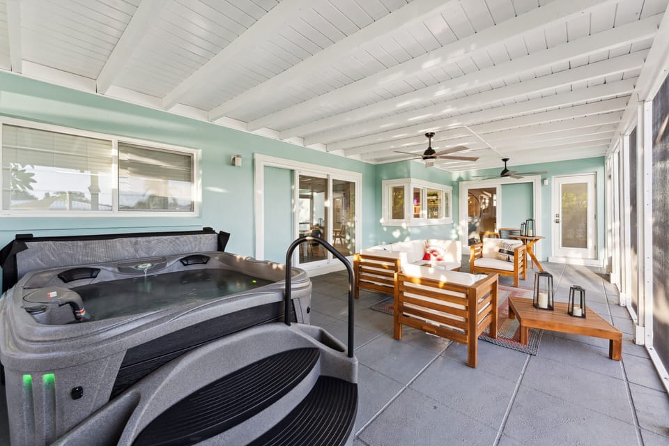 Indoors, Tub, Floor, Flooring, Hot Tub