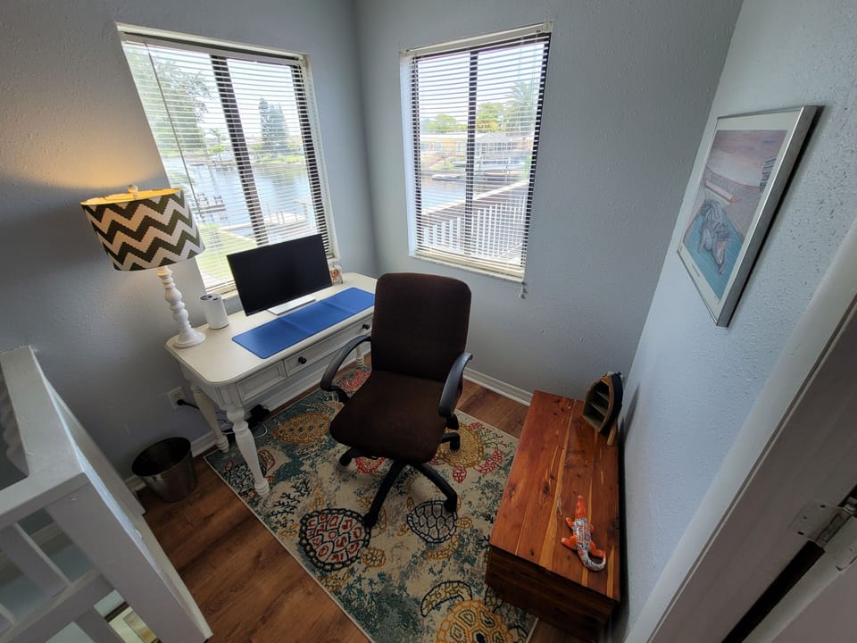 Comfort Townhome, 2 Bedrooms, Kitchen, Lake View | Iron/ironing board, free WiFi