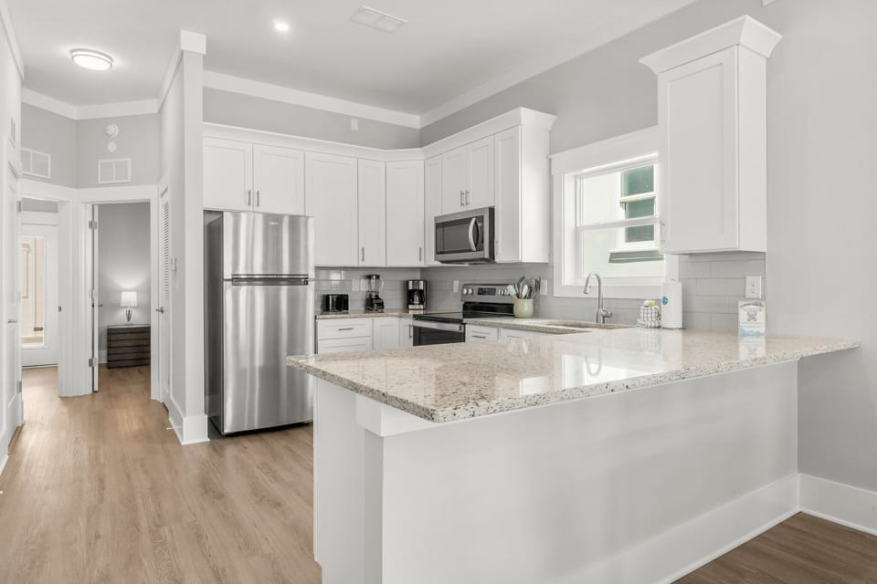 House, Multiple Beds, Balcony, Partial Ocean View (22704 Front Beach Road) | Private kitchen | Fridge, microwave, oven, stovetop